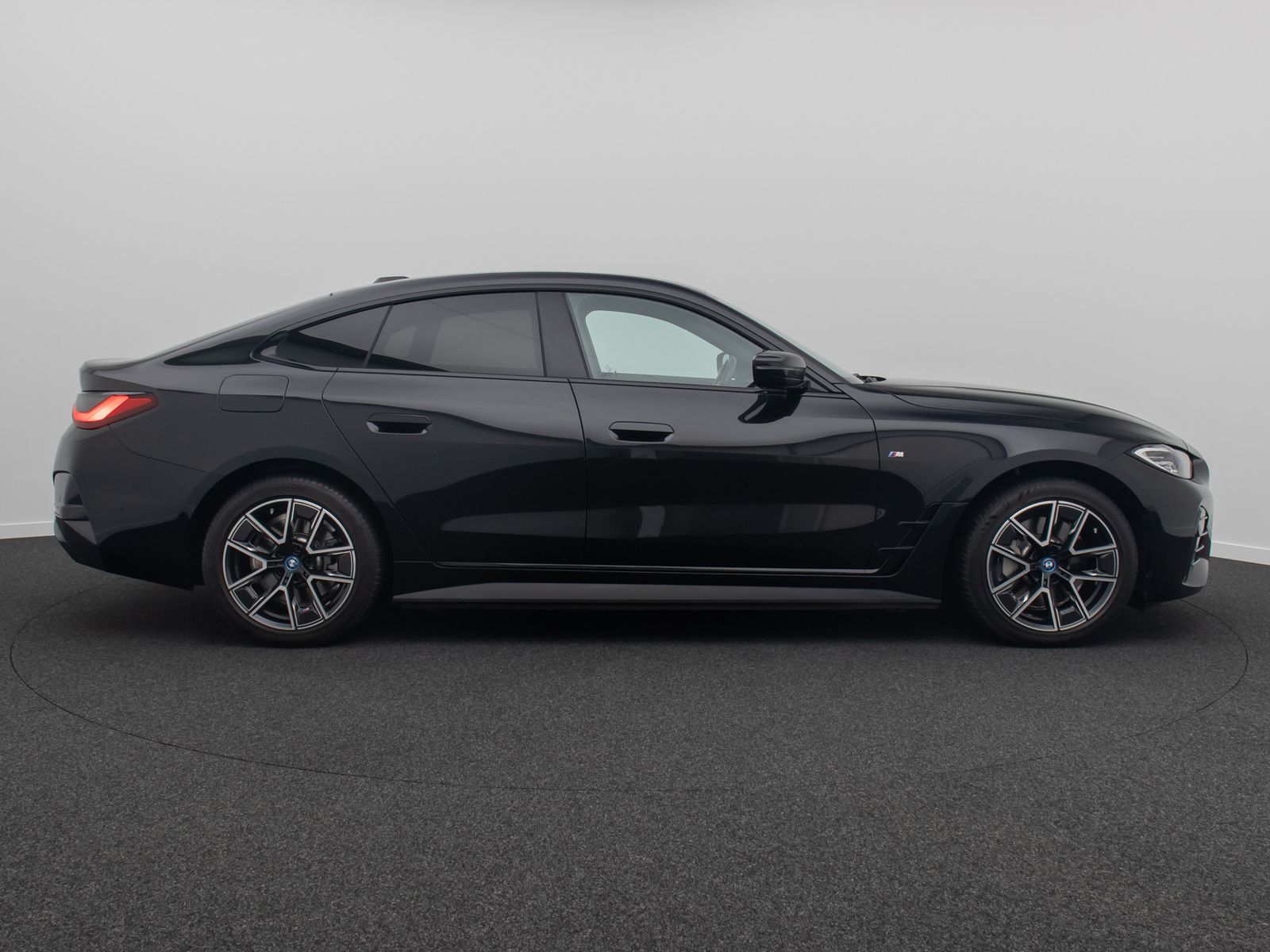 Fahrzeugabbildung BMW i4 eD40 Gran Coupe M Sport Alarm DAB H/K 18Zoll