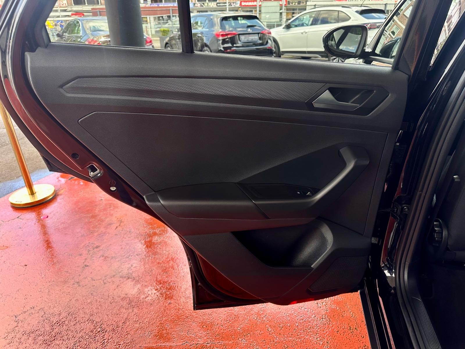 Volkswagen T-Roc 1.5 TSI Style LED App-Connect 1.Hand, миниатюра 25
