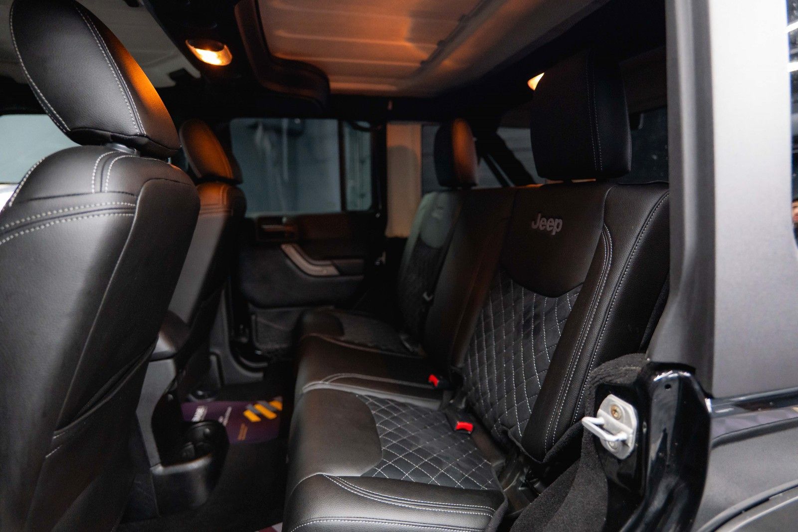 Fahrzeugabbildung Jeep Wrangler 3.6 V6 UNLIMITED SPORT OFFROAD 4x4 LED