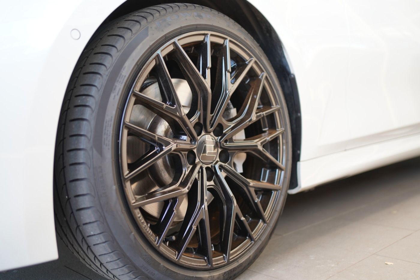 Fahrzeugabbildung BMW 330dA M Sport +Komfortzugang+Akustikglas+LED+