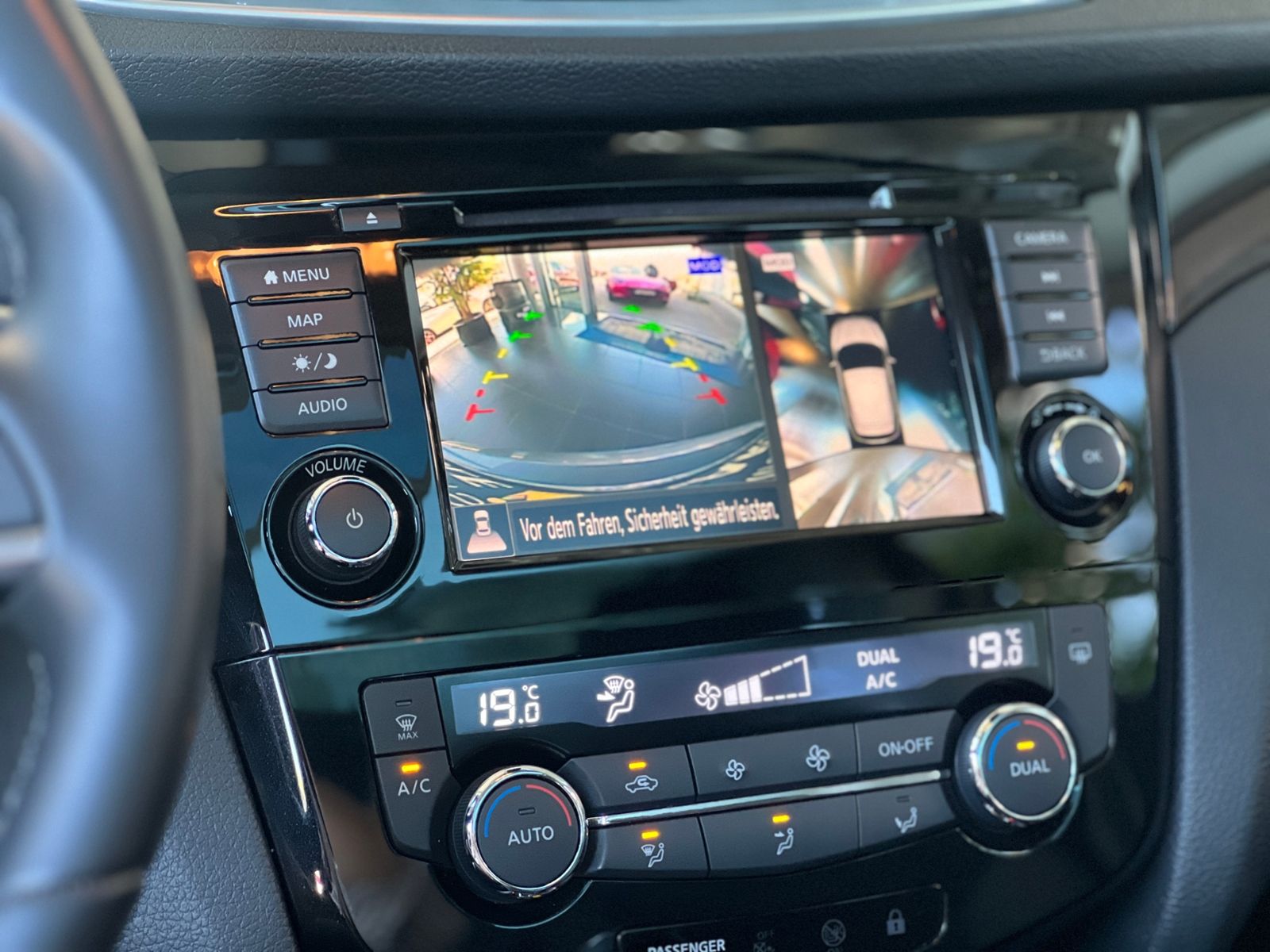 Fahrzeugabbildung Nissan Qashqai Zama PANO 360° NAV SHZ ALU