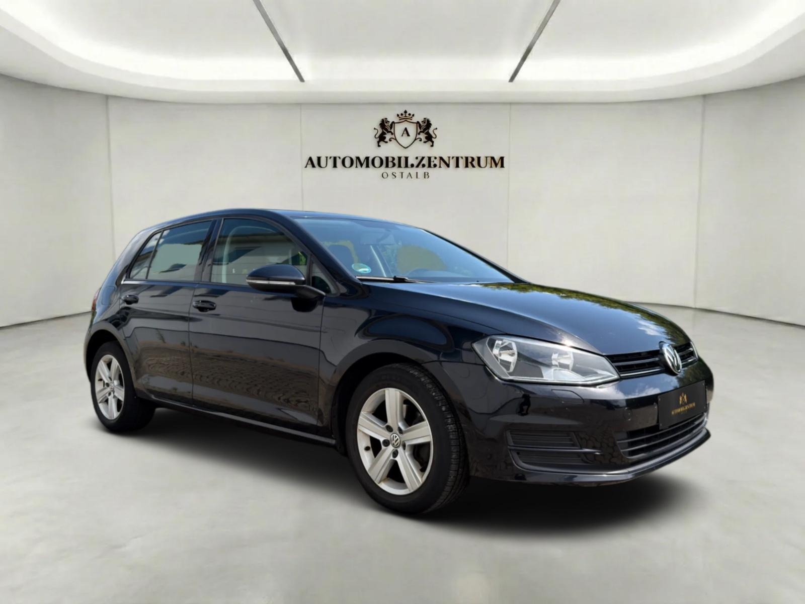 Volkswagen Golf VII 1.6 TDI | Navi | PDC | Massage | Tempom