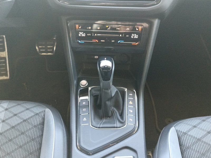 Fahrzeugabbildung Volkswagen Tiguan 1.4 TSI eHybrid R-Line  AHK+MATRIX-LED+NA