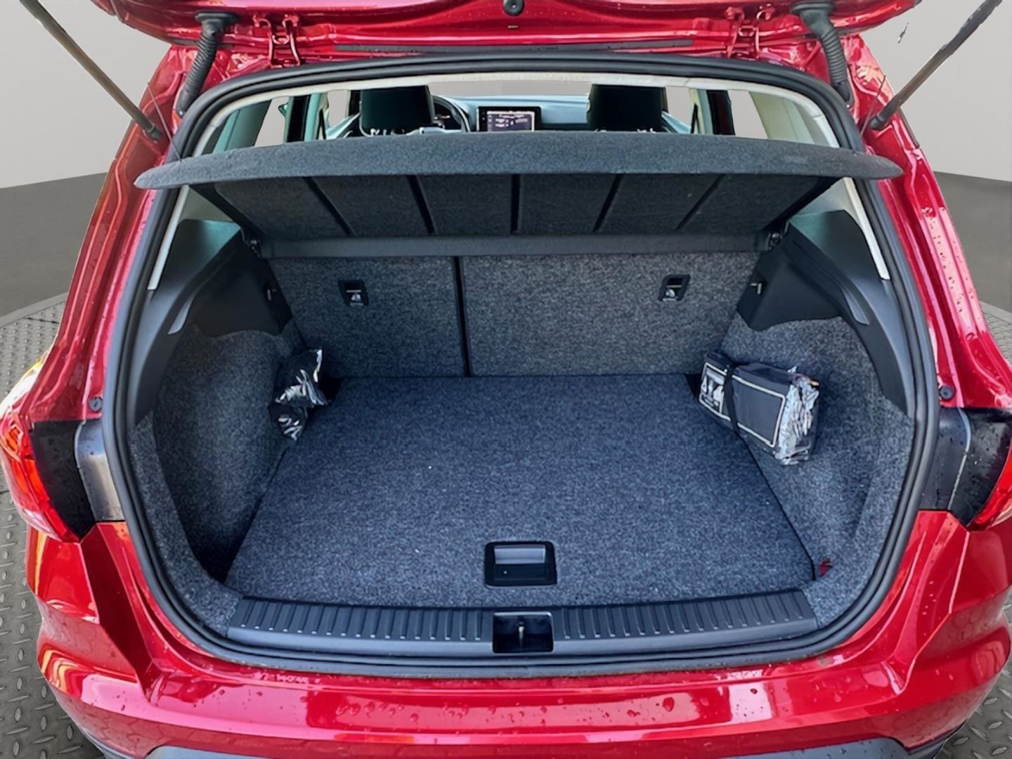 Fahrzeugabbildung SEAT Arona Navi Digitales Cockpit LED Sperrdiff. ACC