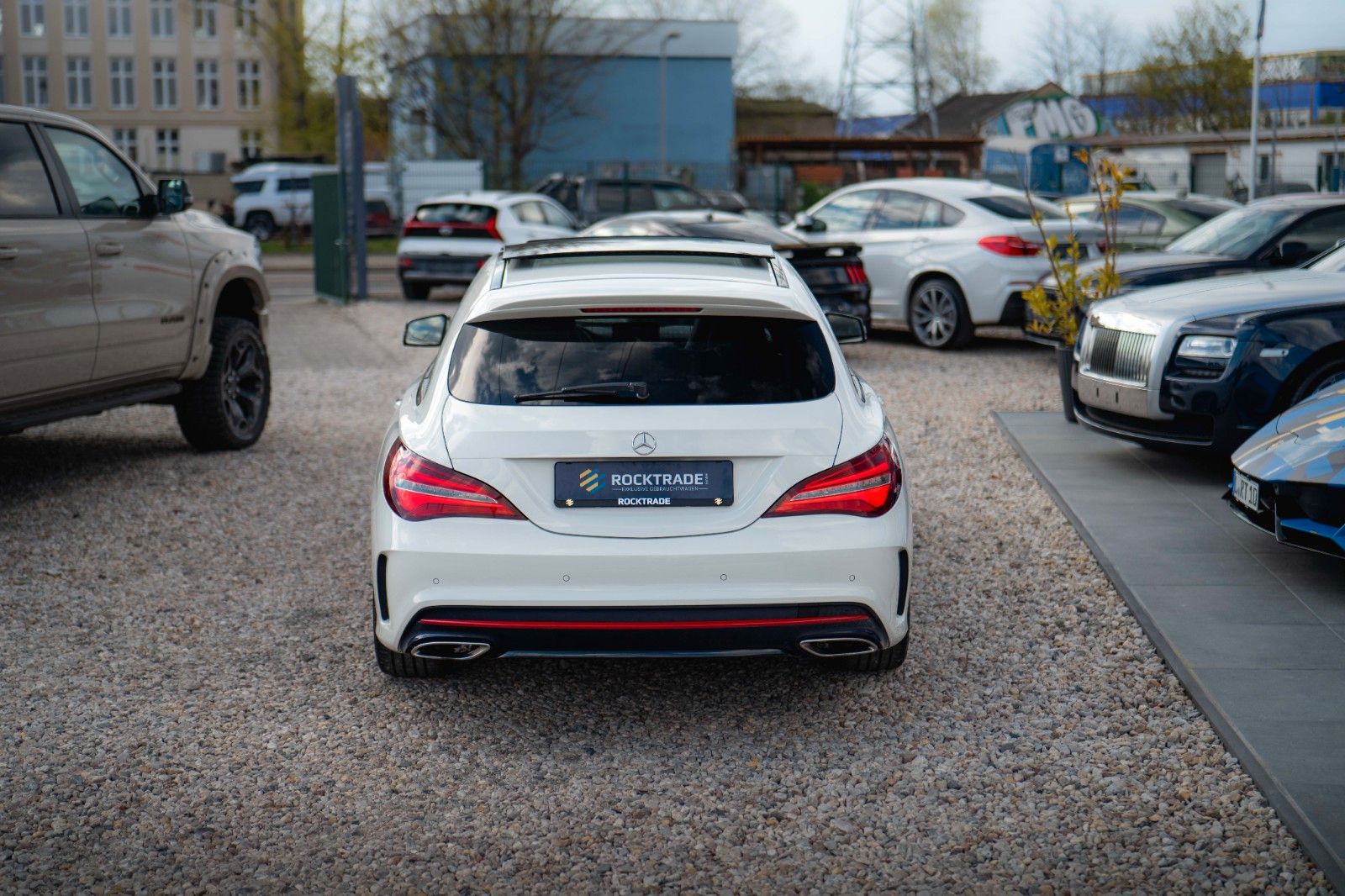 Fahrzeugabbildung Mercedes-Benz CLA 250 Shooting Brake 4Matic AMG Night Pano LED
