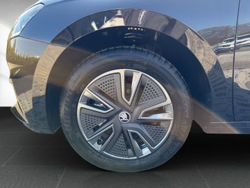 Skoda Fabia Selection*4xPDC*CAM*NAVI*SHZ*LED*