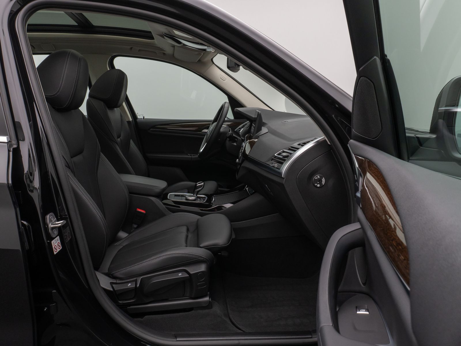 Fahrzeugabbildung BMW X3 xD30e Panorama Kamera Laser HUD DAB HiFi 18"