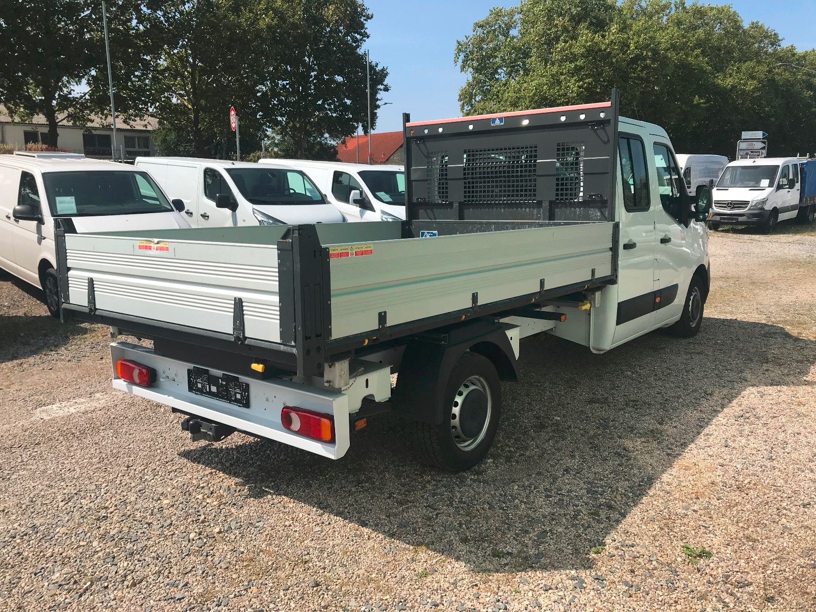 Fahrzeugabbildung Renault Master III DoKa ,L3H1,3-SEITENKIPPER