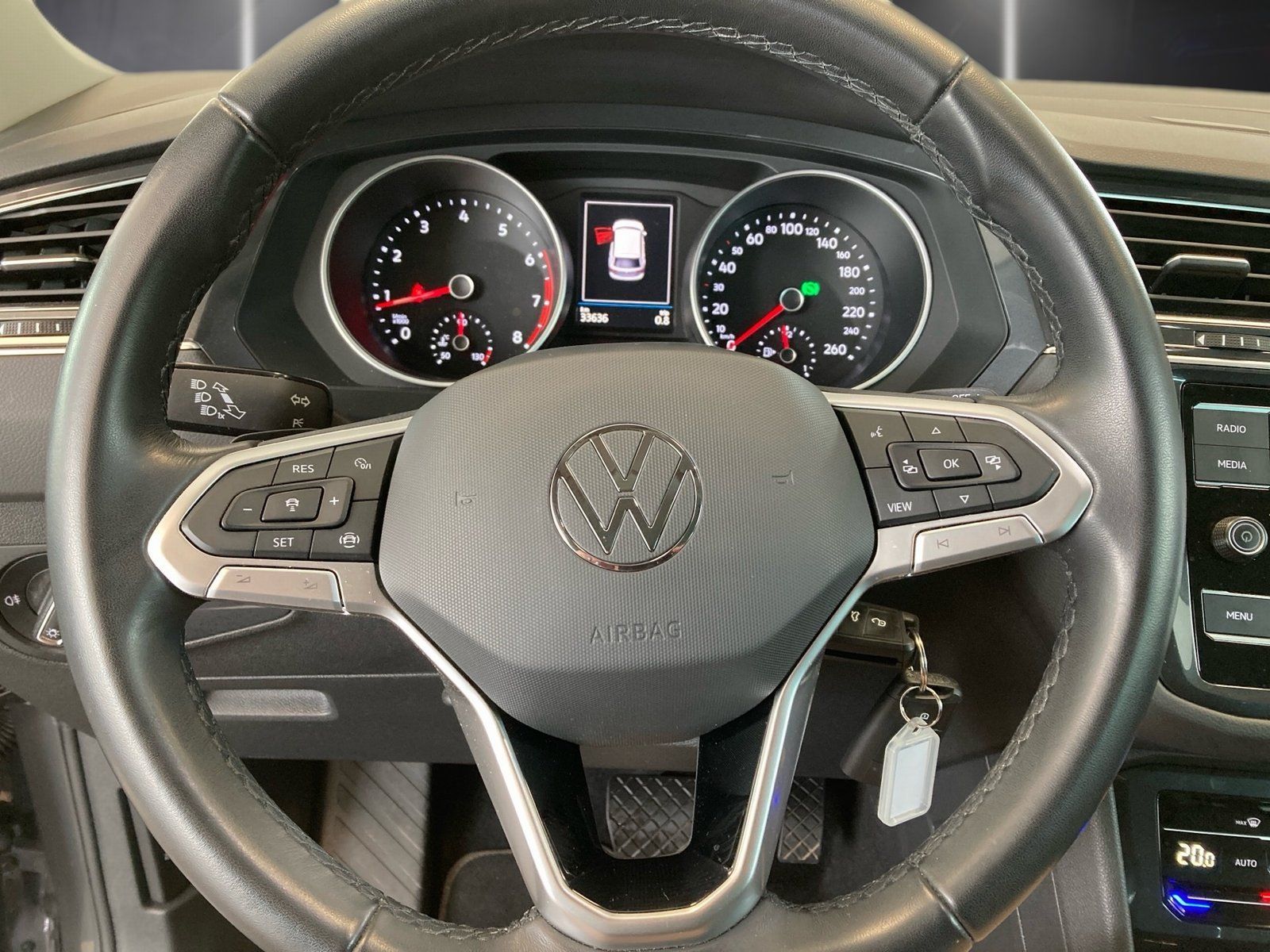 Fahrzeugabbildung Volkswagen Tiguan 2.0 TSI Life 4Motion*AHK*LED*ACC*PDC*Spur