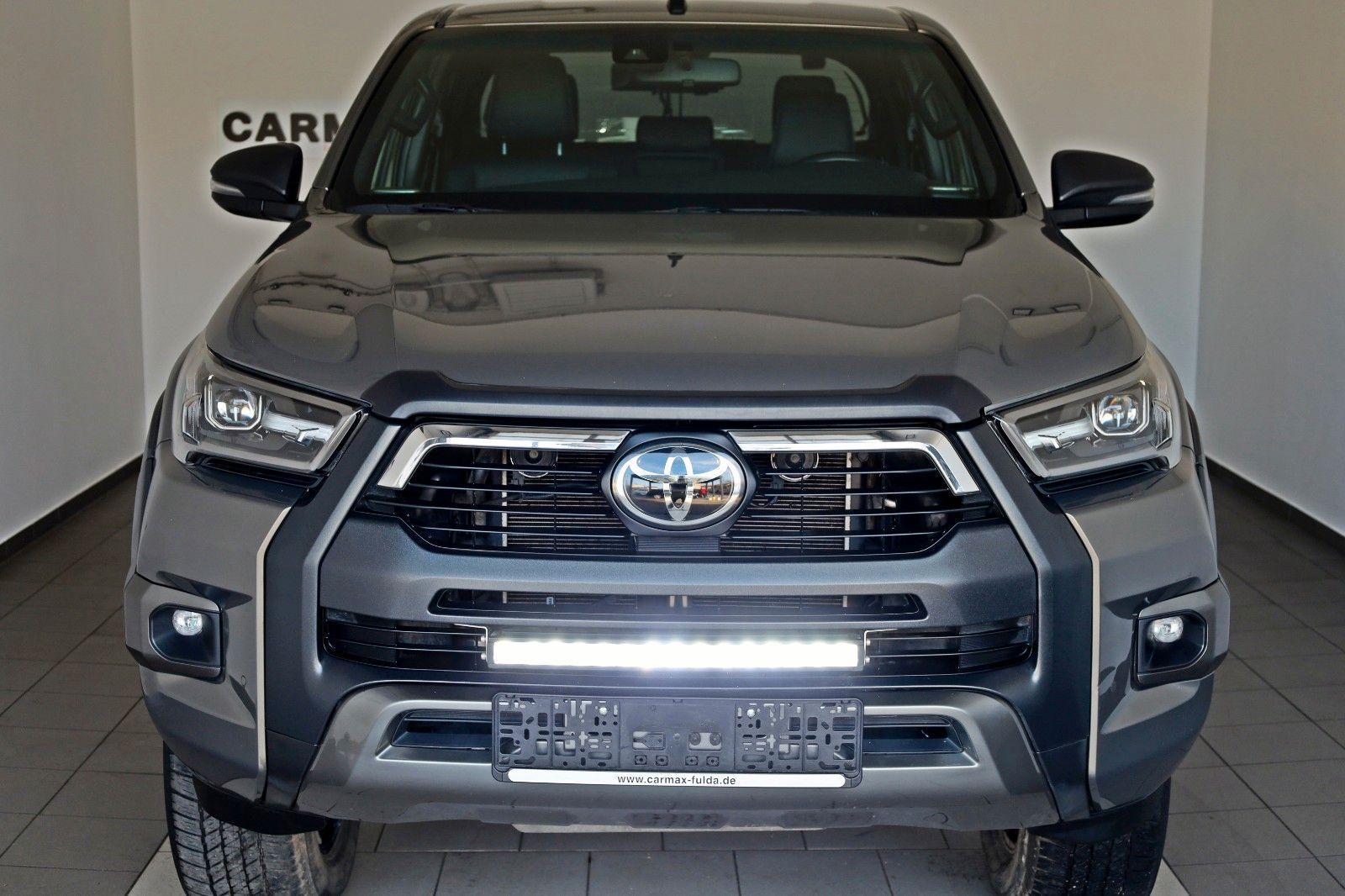 Fahrzeugabbildung Toyota Hilux 2.8 D-4D Invincible,4x4,ACC,Rollbügel, AHK