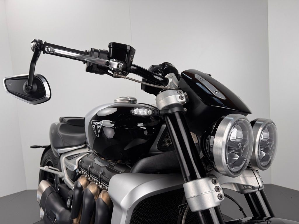Fahrzeugabbildung Triumph ROCKET 3 R CHROME EDITION *NEUWERTIG*SERVICE NEU