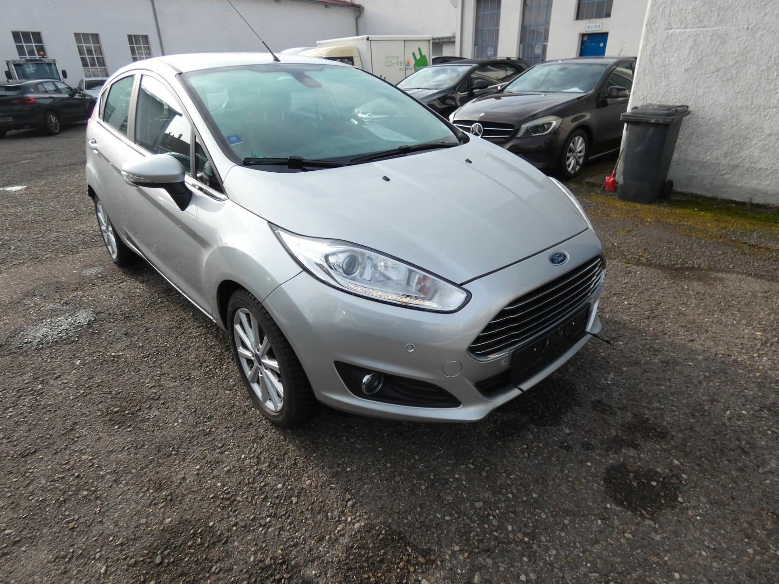 Ford Fiesta Titanium " Autom " 18000 Km
