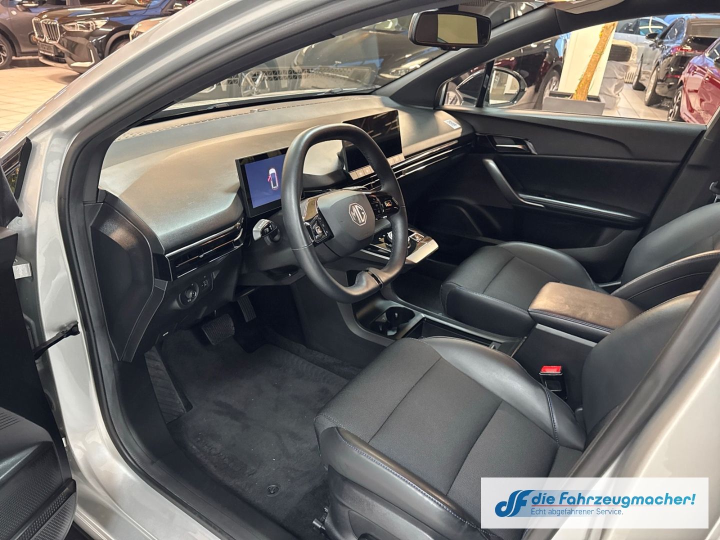 Fahrzeugabbildung MG MG4 Luxury Digitales Cockpit 360 Kamera LED ACC