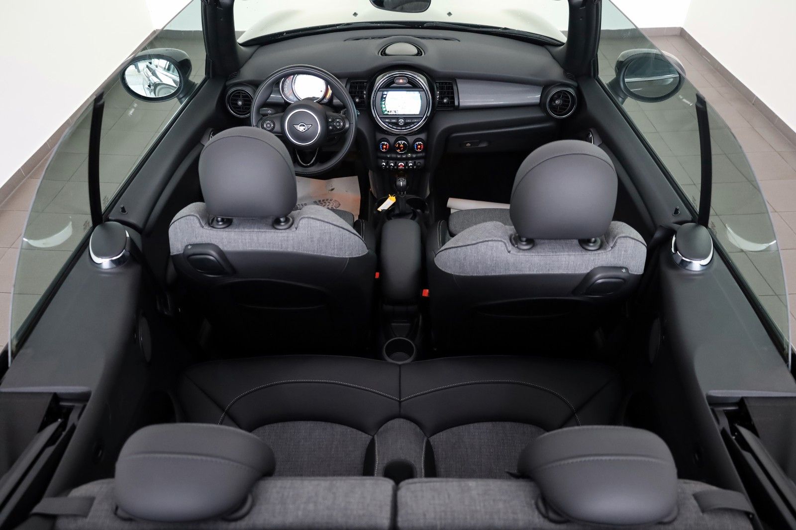 Fahrzeugabbildung MINI COOPER Cabrio Pepper, T.Leder,Navi,PDC vo+hi,LED