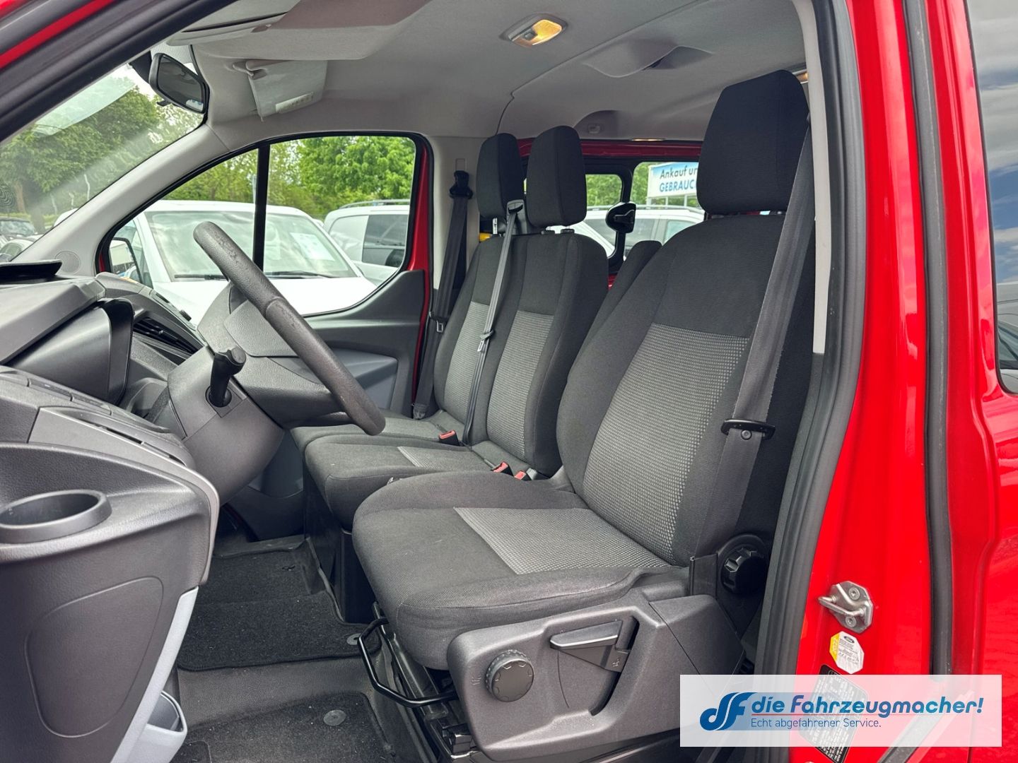 Fahrzeugabbildung Ford Transit Custom Kombi 300 L1 2.2 TDCi *8409