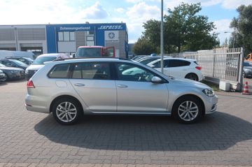 Volkswagen Golf - 6