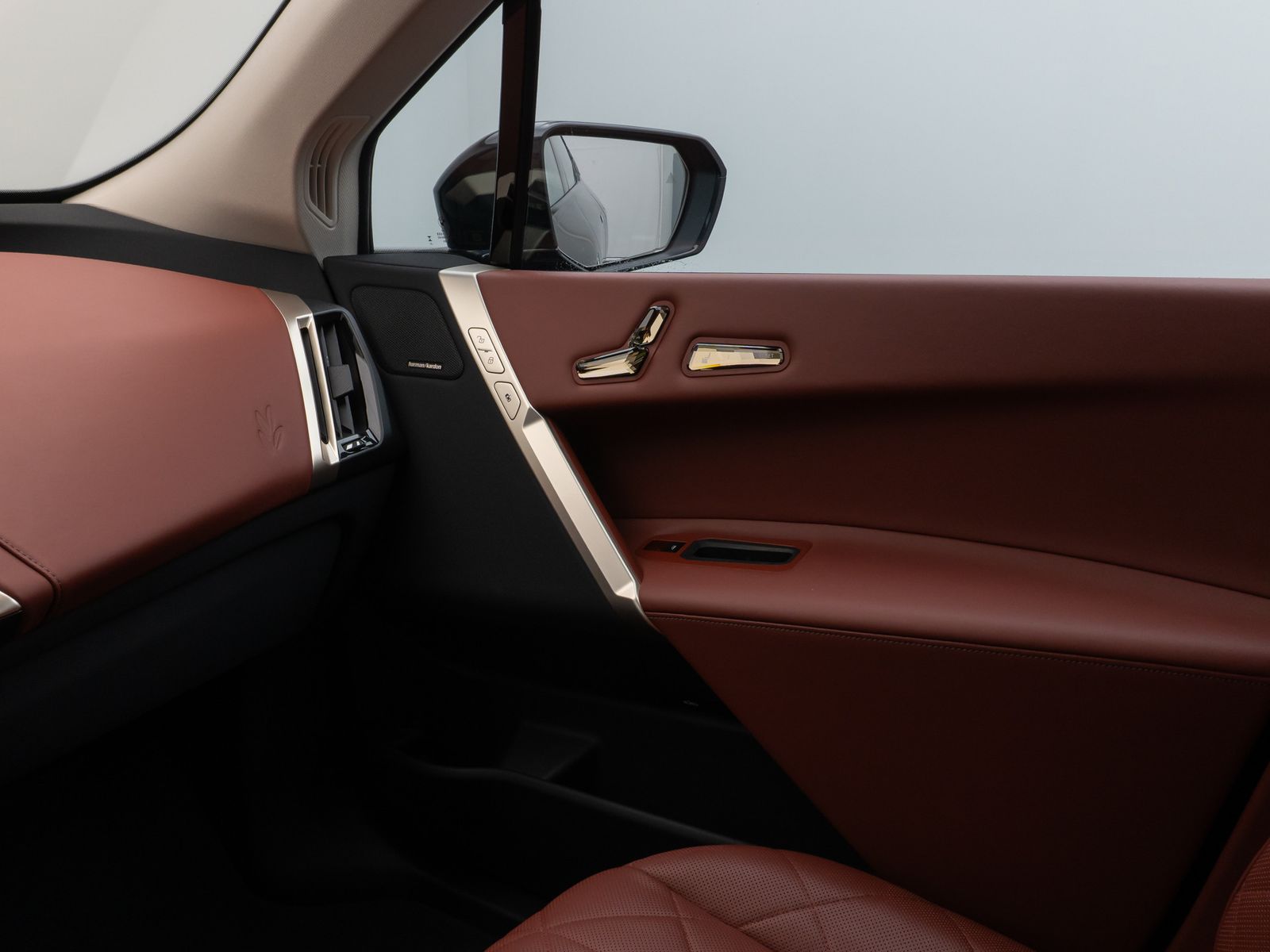 Fahrzeugabbildung BMW iX xD50 360°H/K DAB ACC SoftCl ACC Komfort 21Zol