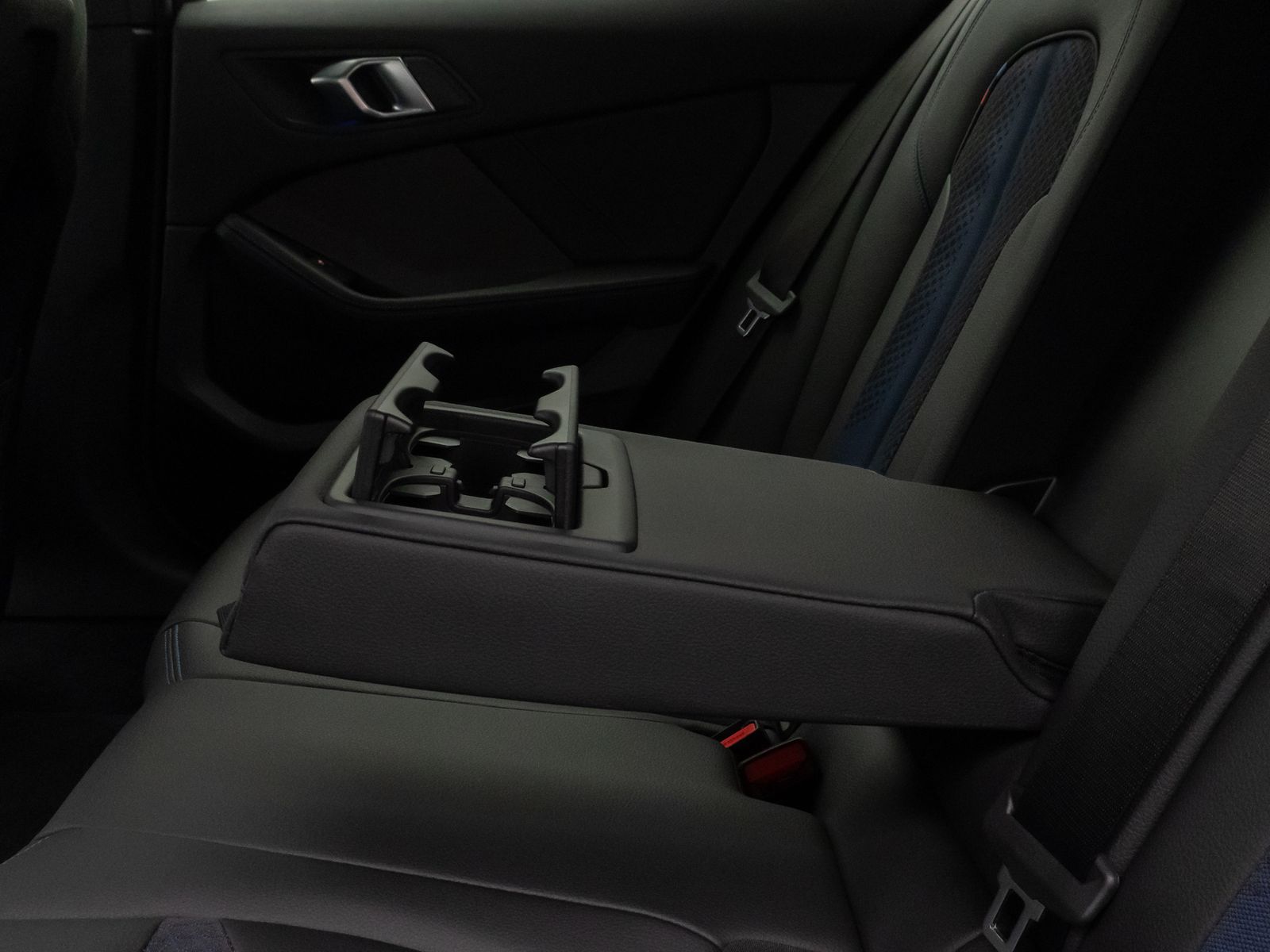 Fahrzeugabbildung BMW M135i xD HUD DAB H/K Komfort 19" Lenkradheizung