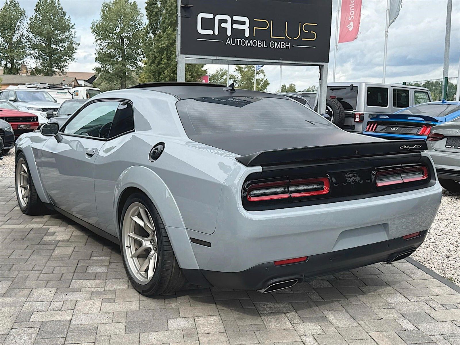 Fahrzeugabbildung Dodge Challenger 6.4 V8 SRT R/T SCATPACK WIDEBODY 50TH
