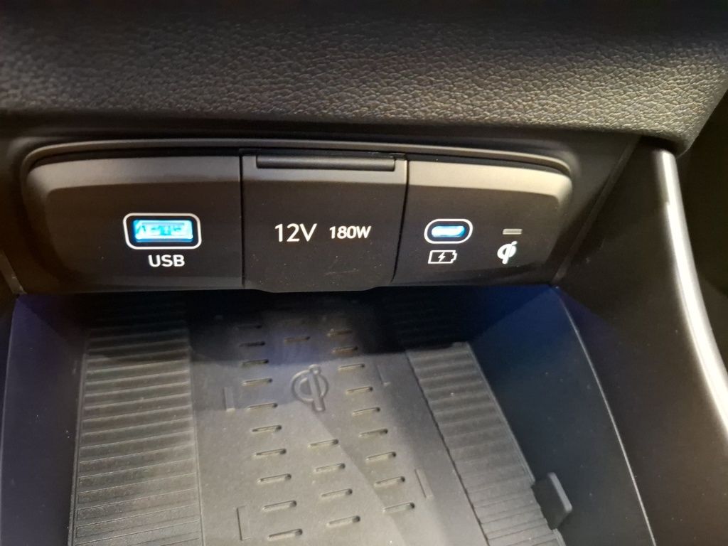 Fahrzeugabbildung Hyundai i20 FL (MY25) 1.0 T-GDI (100 PS) 6-MT 2WD Prime