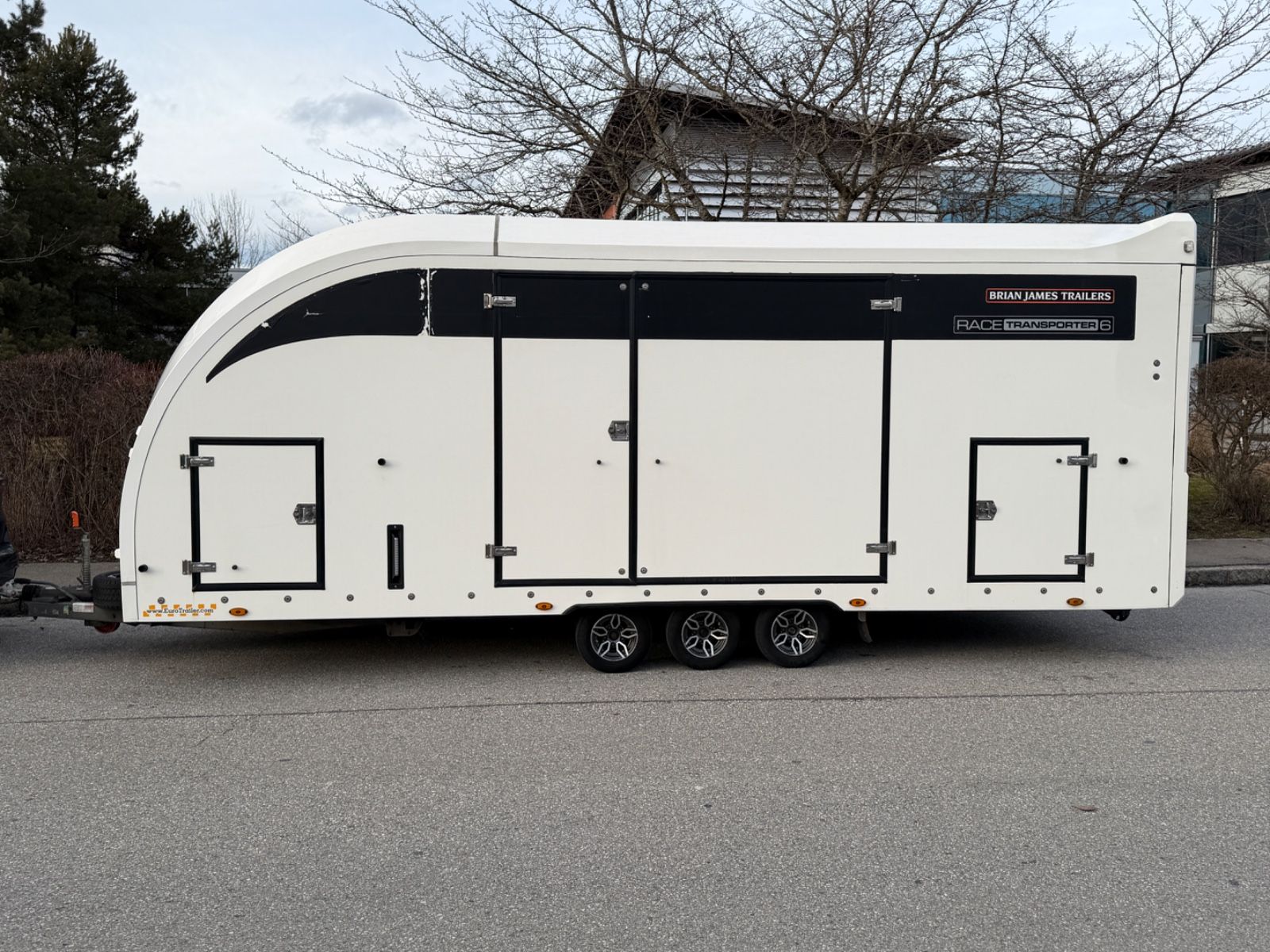 Fahrzeugabbildung Brian James Racetransporter RT6
