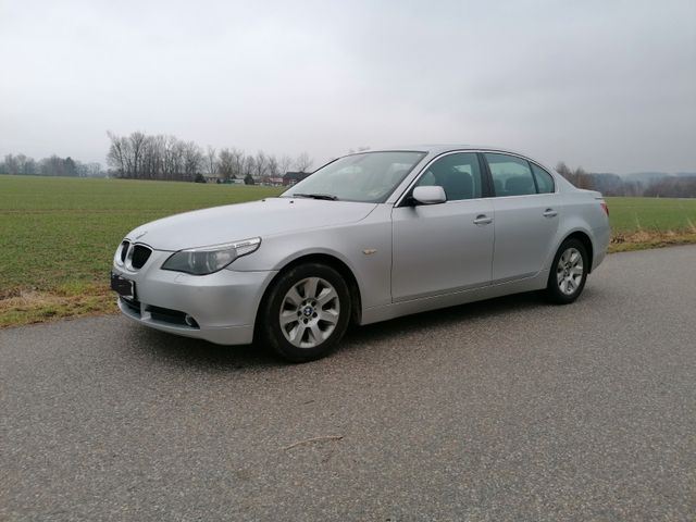 BMW 520i A -