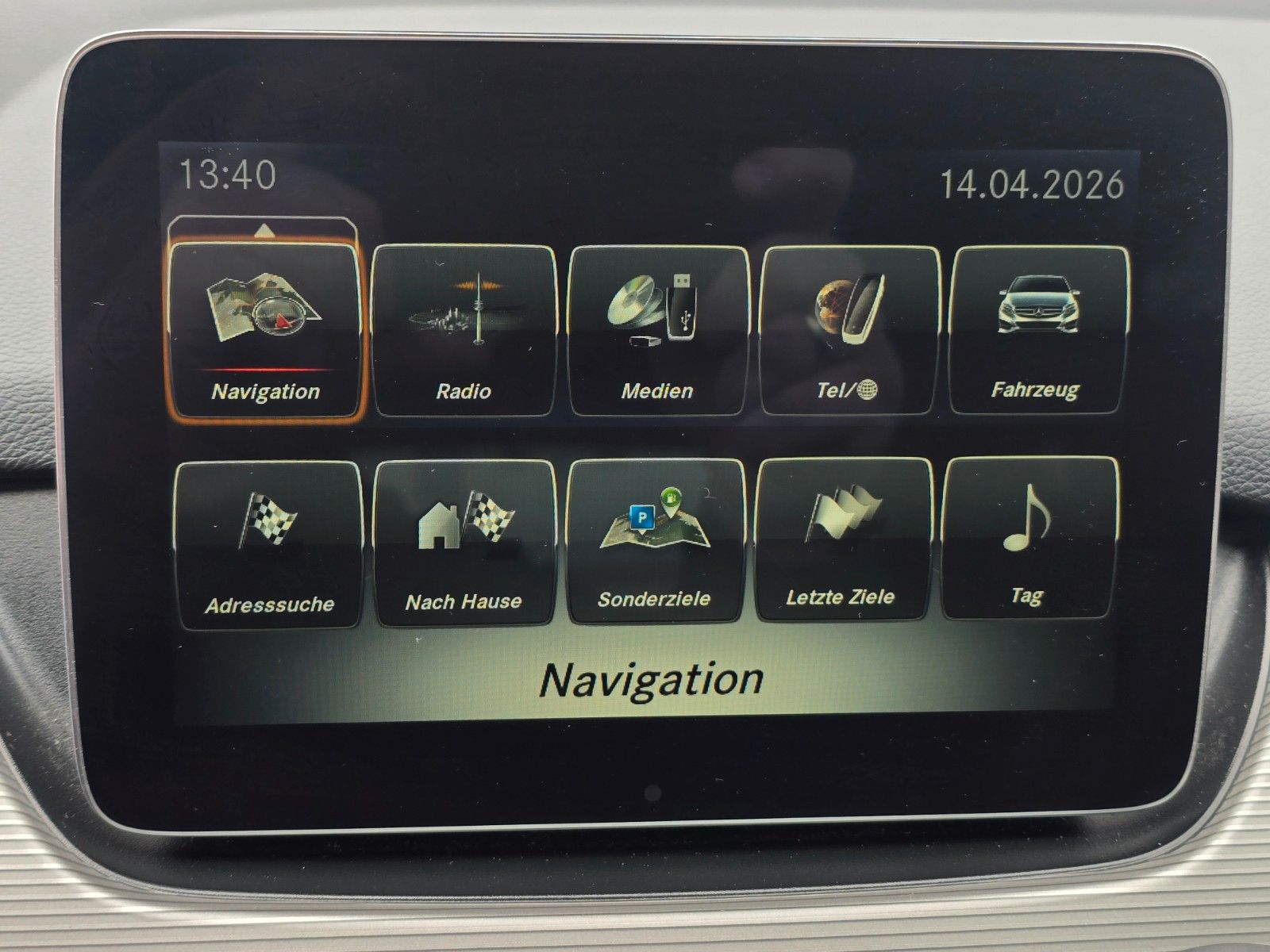 Fahrzeugabbildung Mercedes-Benz B-Klasse 180 Navi PDC Winterräder