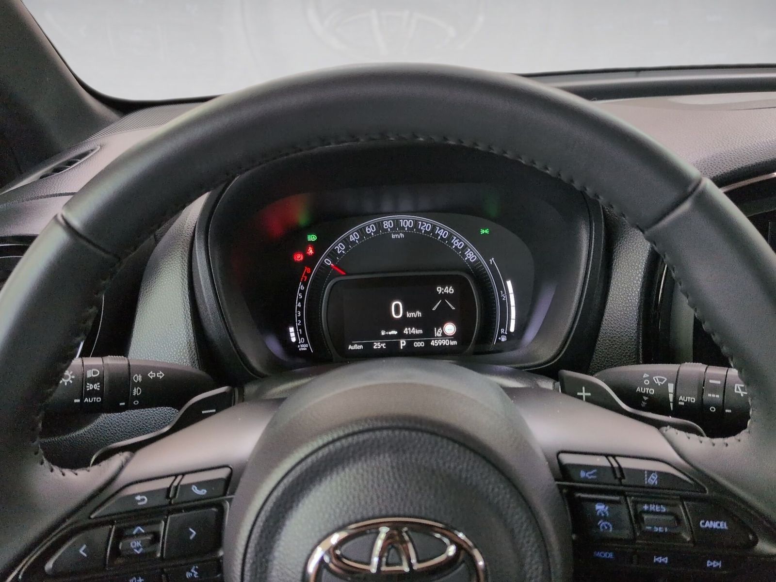 Fahrzeugabbildung Toyota Aygo X 1.0 Explore CVT AUT. KlimaA,LED,Navi,SHZ