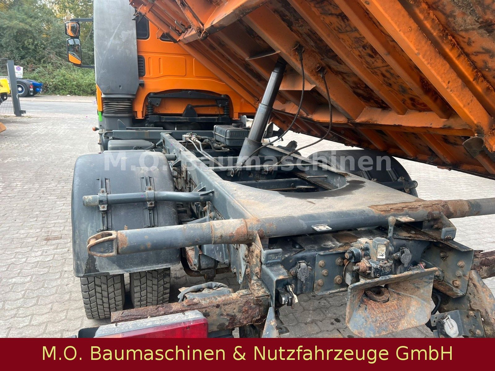 Fahrzeugabbildung Iveco Eurocargo 80E18 Doka 3.Seitenkipper