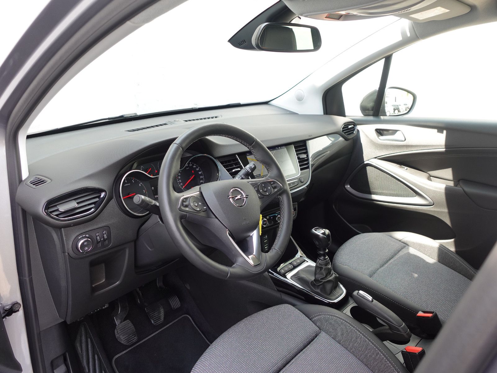 Fahrzeugabbildung Opel Crossland Elegance 1.2T,Navi,Kamera,Sitzhz,Allw.