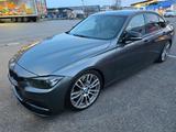 BMW 330 d xDrive M-Paket /Head up Display - BMW 330 aus 2013 mit Diesel-Antrieb: Limousine