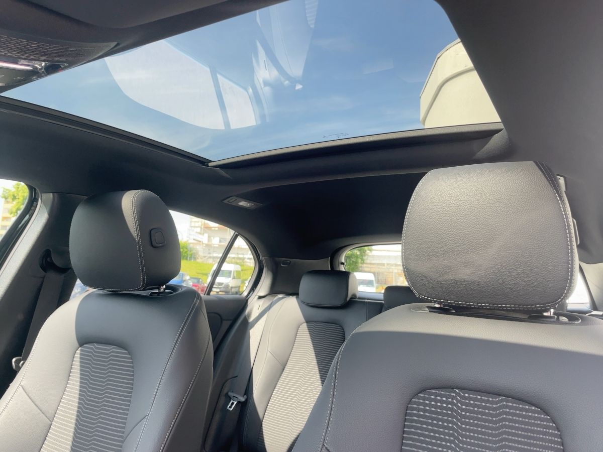 Fahrzeugabbildung Mercedes-Benz A 200 d LED/Navi/Pano/Kamera/MBUX