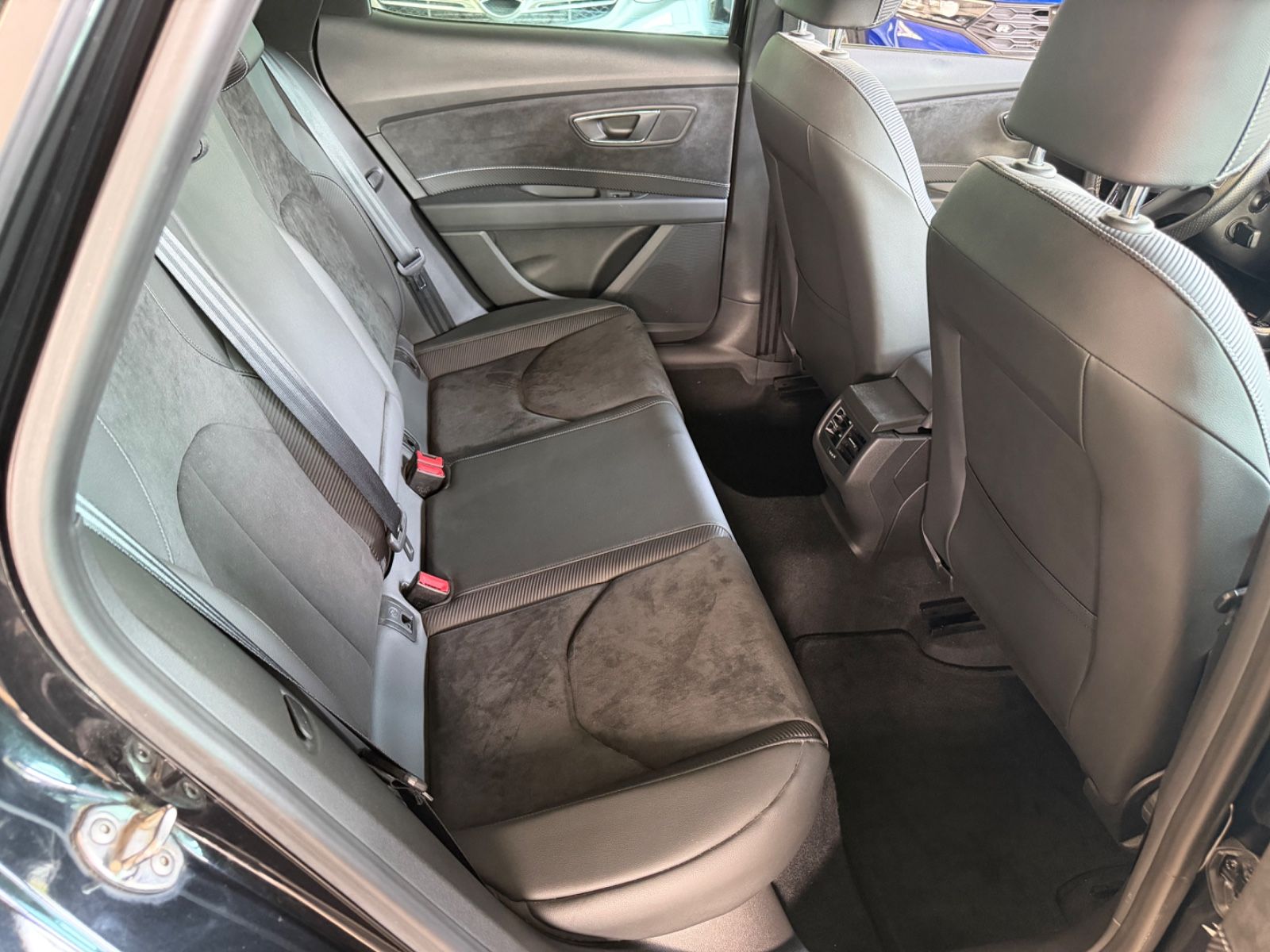 Fahrzeugabbildung SEAT Leon Cupra 300 * Schalter * 1.Hand*