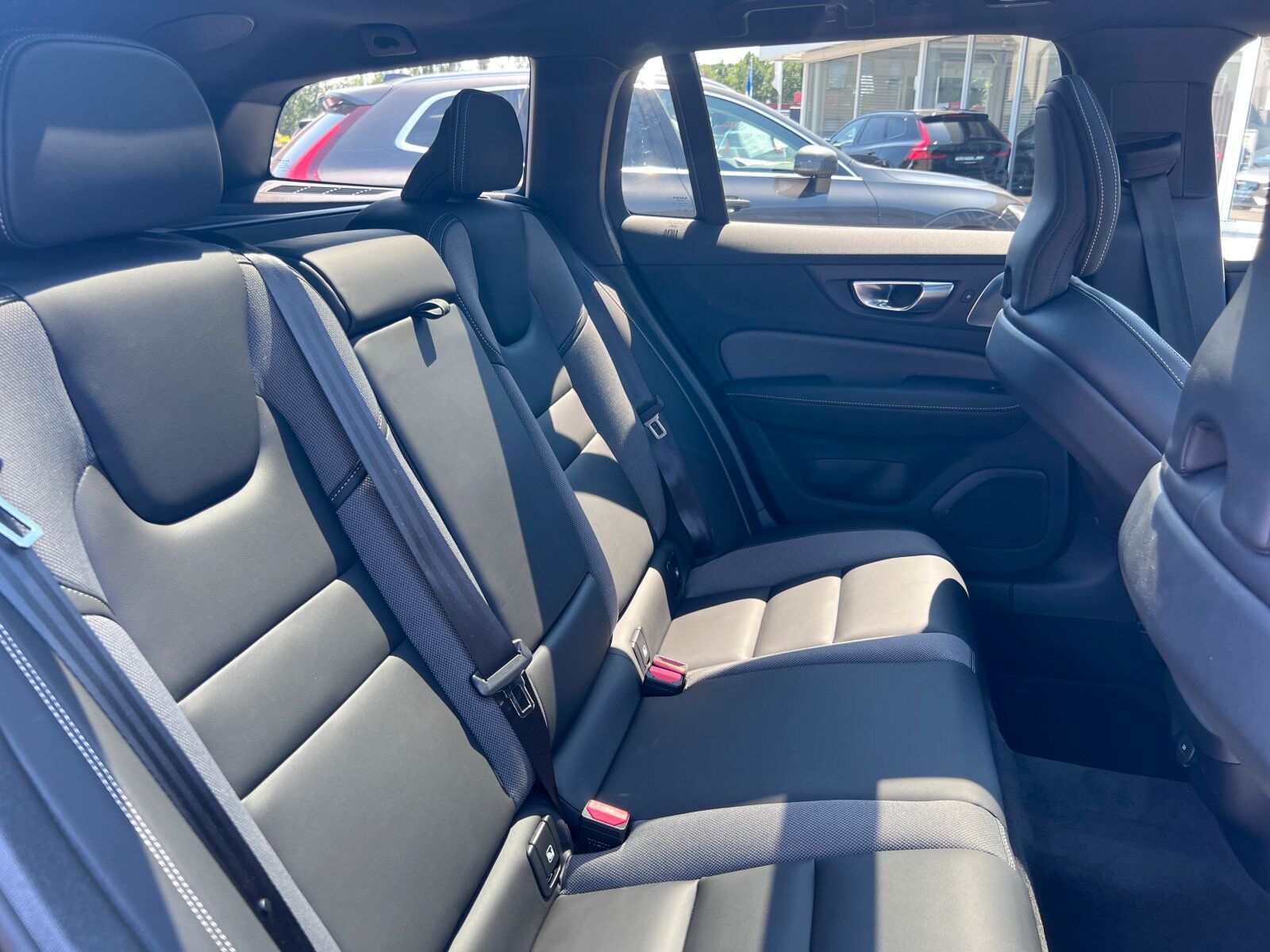 Volvo V60 Cross Country B4 Ultimate foto 15
