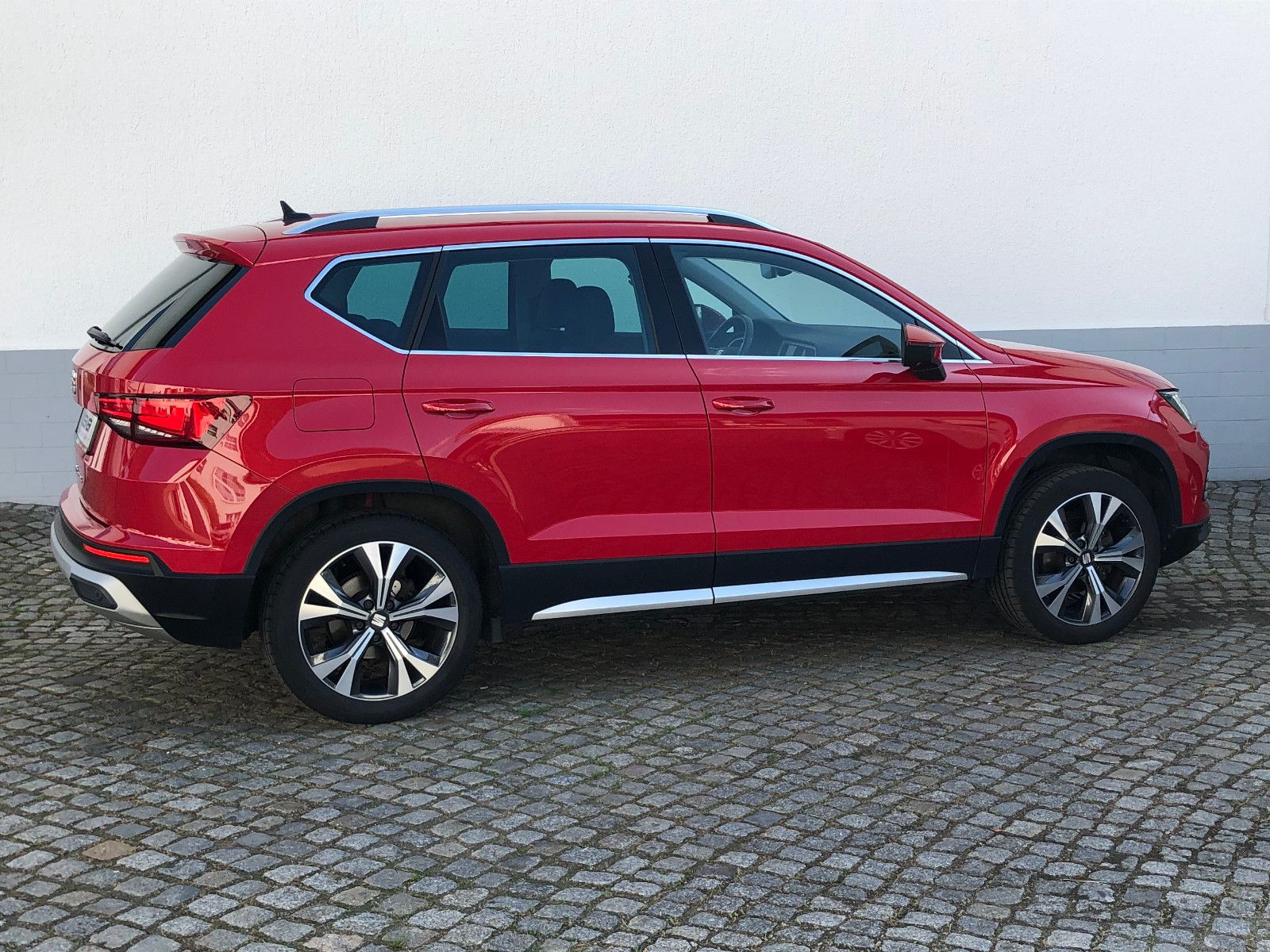 Fahrzeugabbildung SEAT Ateca Xperience 1,5 TSI *Navi*LED*Sitzh.*Pak.-L