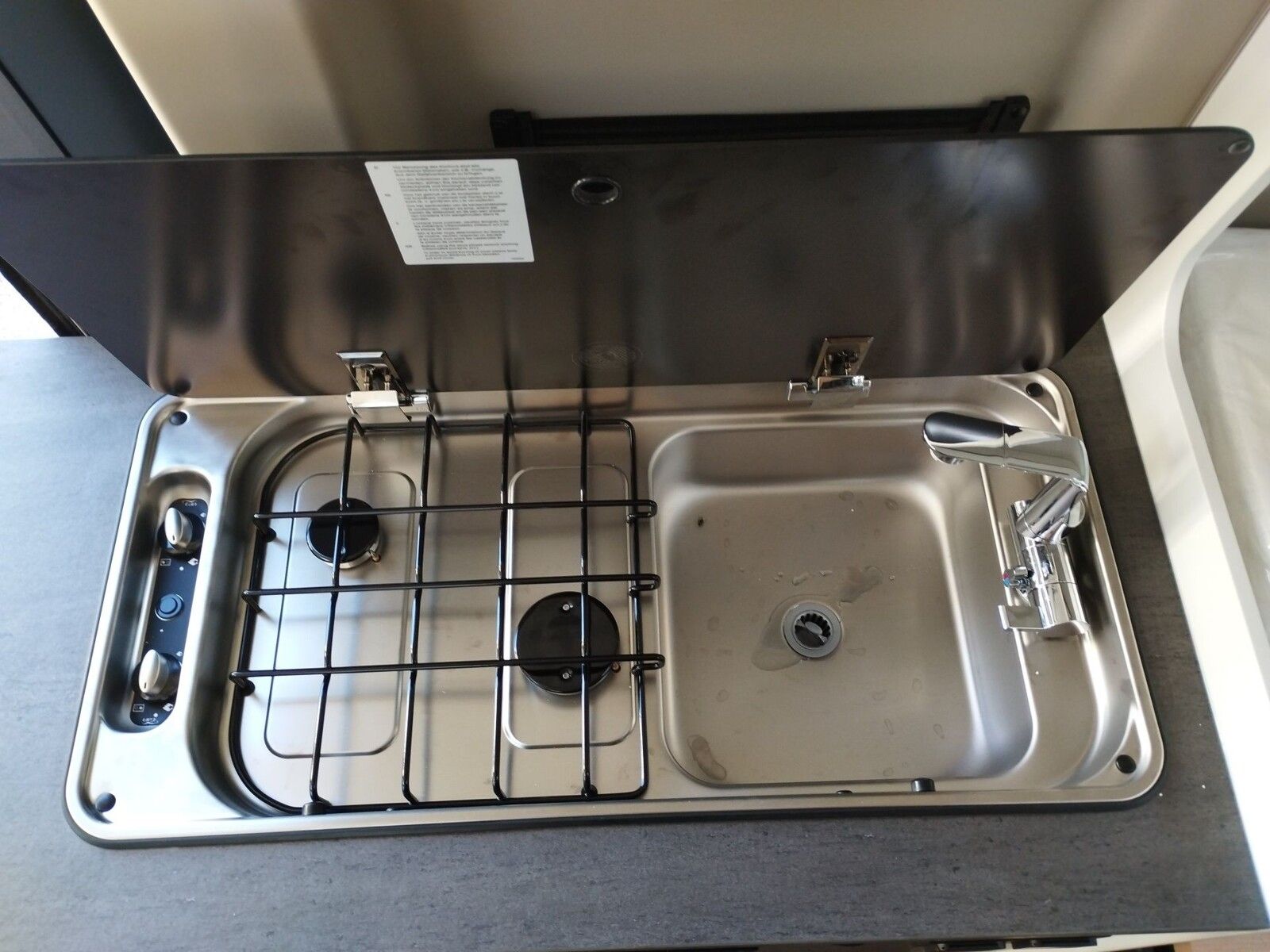 Fahrzeugabbildung Sunlight Adventure Cliff 640 Automatik, Dörr Edition, LTE