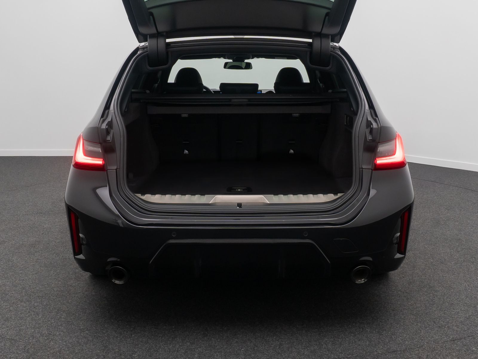 Fahrzeugabbildung BMW 330e xD M Sport HUD DAB Kamera Komfort 18Zoll