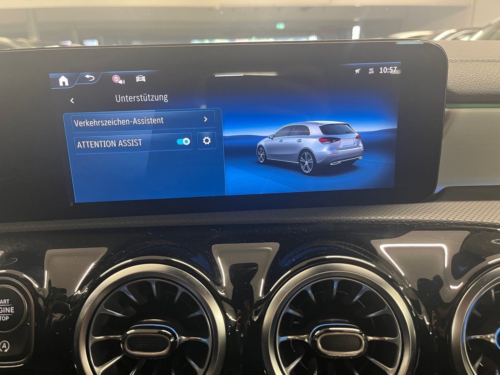 Fahrzeugabbildung Mercedes-Benz A 200 AMG-Line*MBUX*Kamera*LED*Navi*DAB*Ambiente