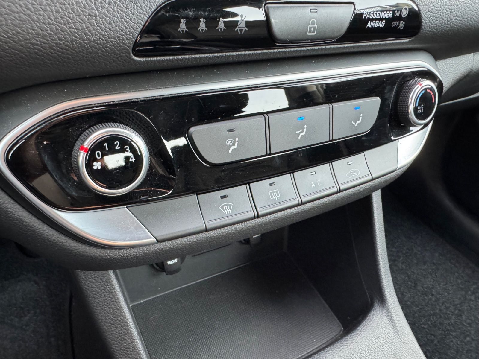 Fahrzeugabbildung Hyundai i30 Trend*NAVI*CAM*SHZ*TEMPO*BT