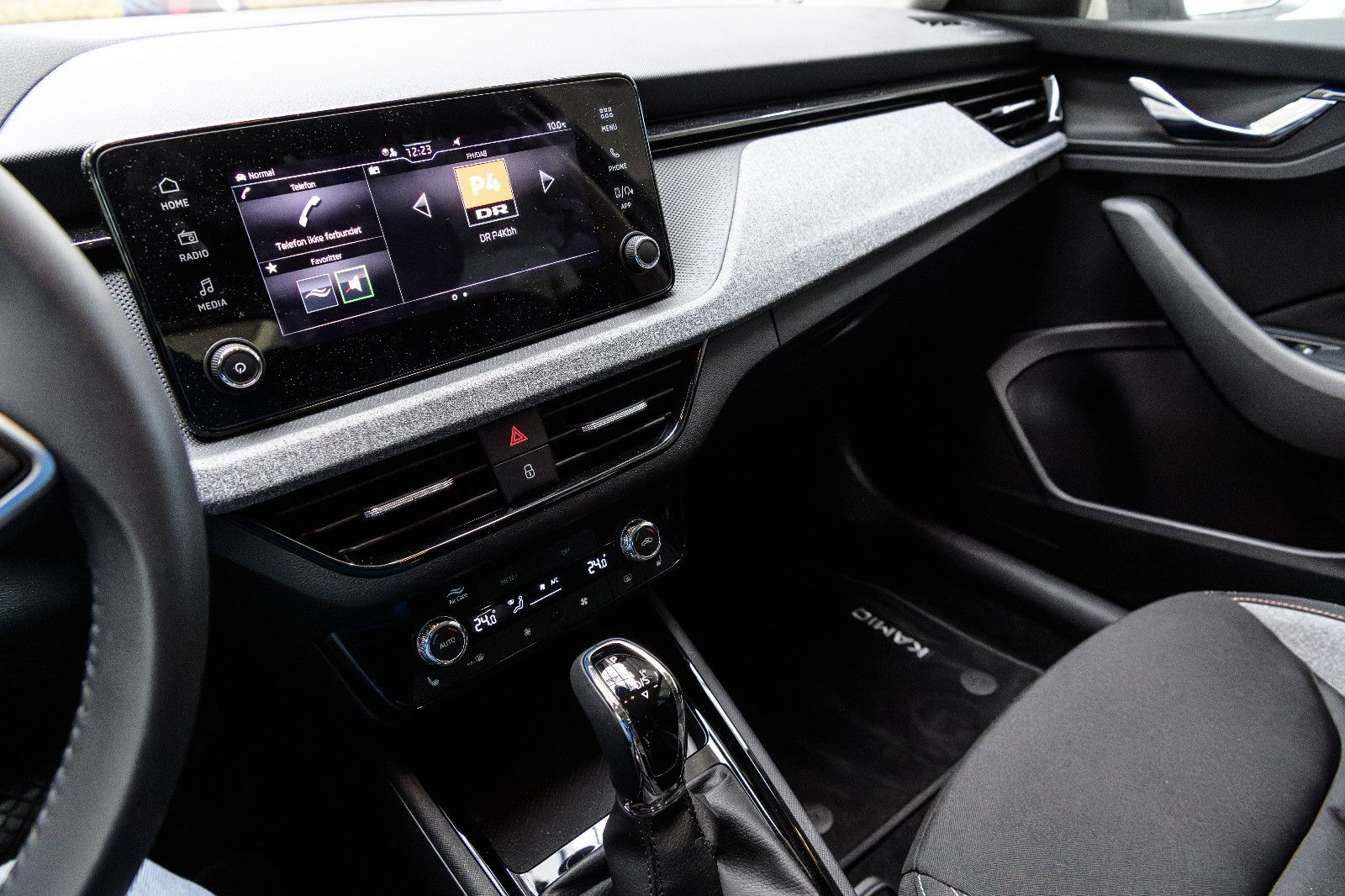 Fahrzeugabbildung SKODA Kamiq Selection 1.0 TSI LED+KAMERA+ACC+APP