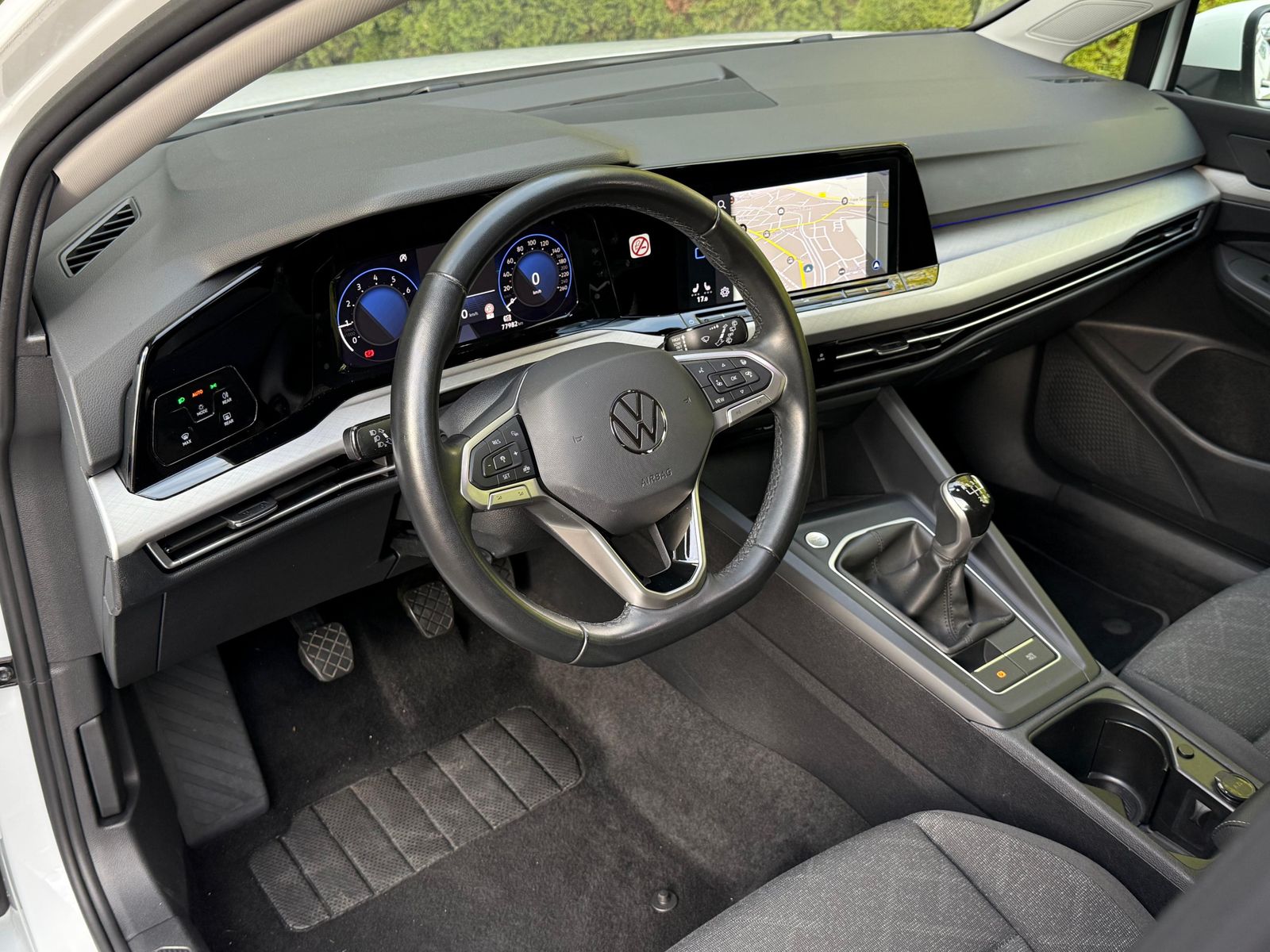 Fahrzeugabbildung Volkswagen Golf Variant 1.5 TSI Life LED+NAV+SHZ+PARK+VIRTU