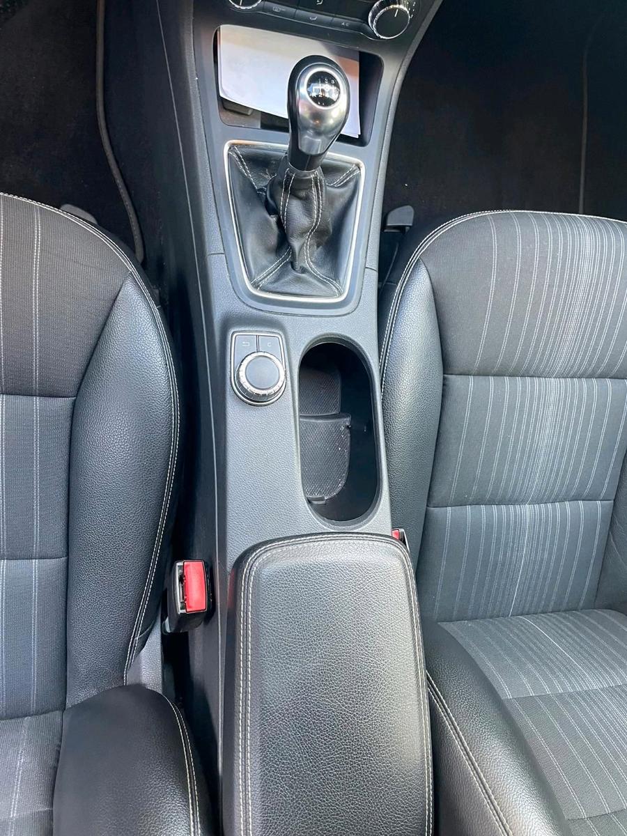 Mercedes-Benz B180 2012 — photo 10