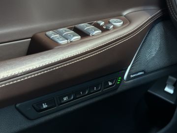 BMW 750 - 11