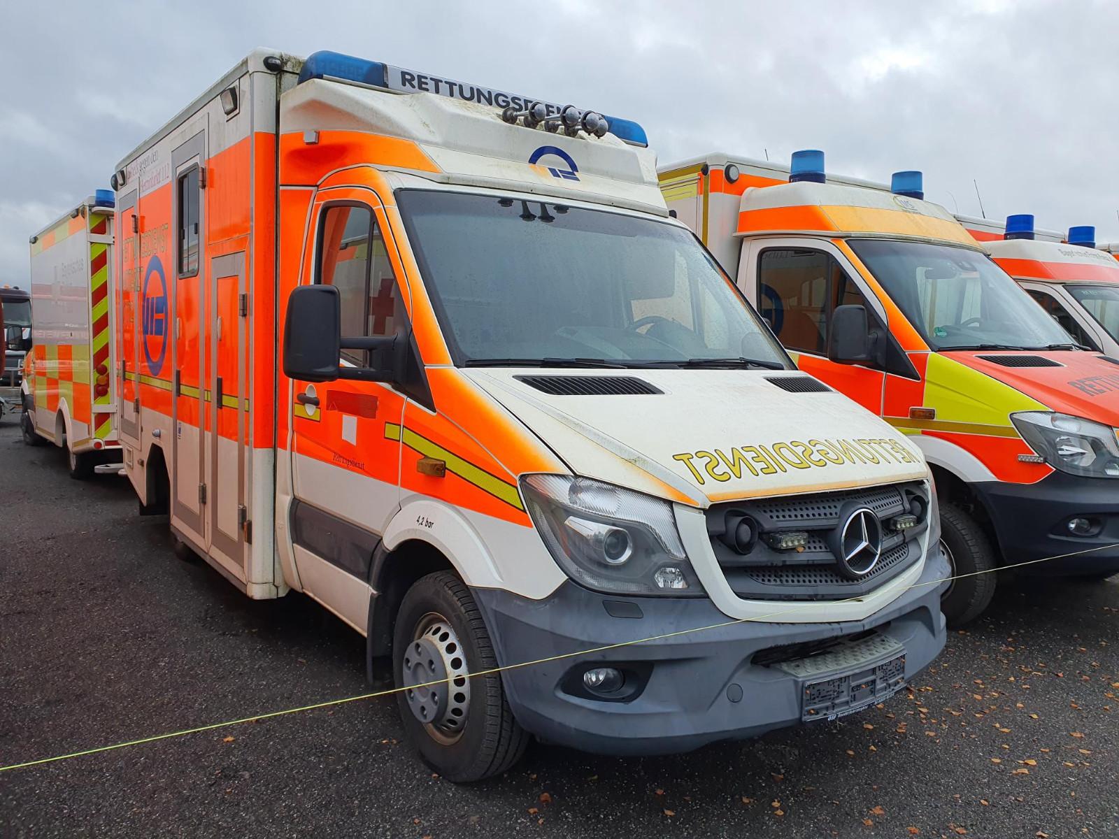 Mercedes-Benz Sprinter 516 CDI RTW Koffer