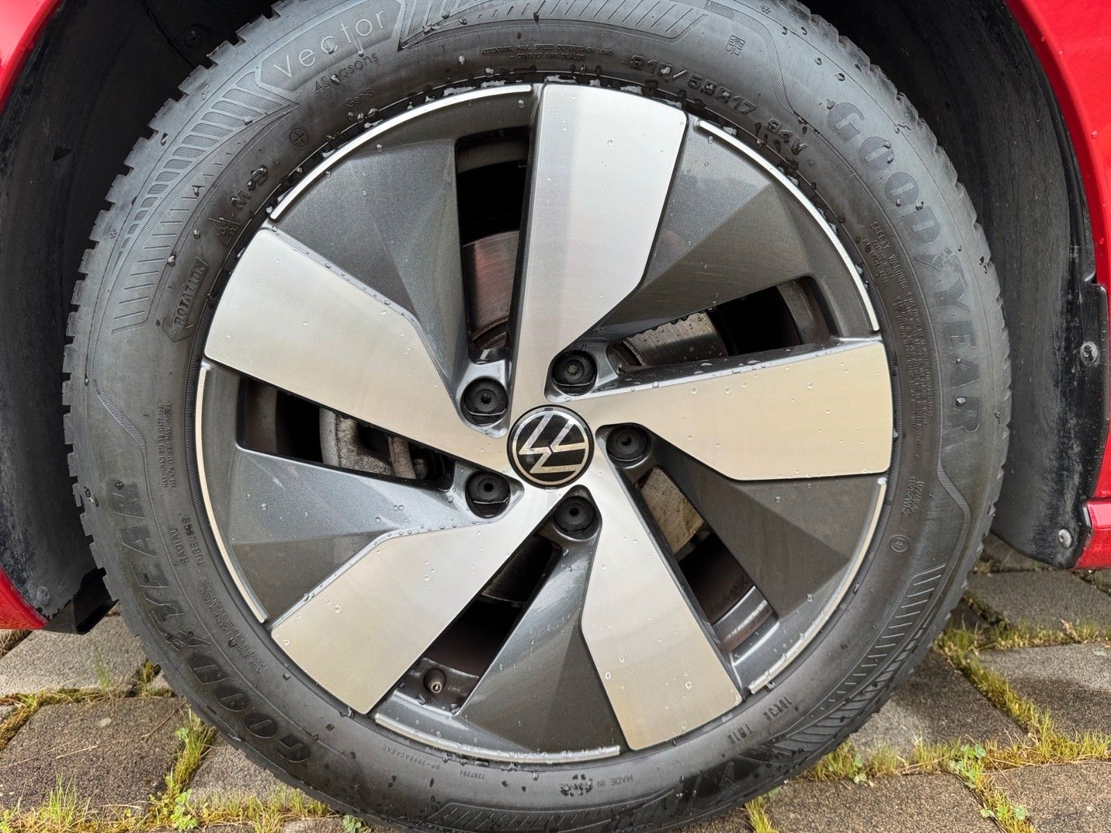 Fahrzeugabbildung Volkswagen Passat Variant 1.5 eTSI Business