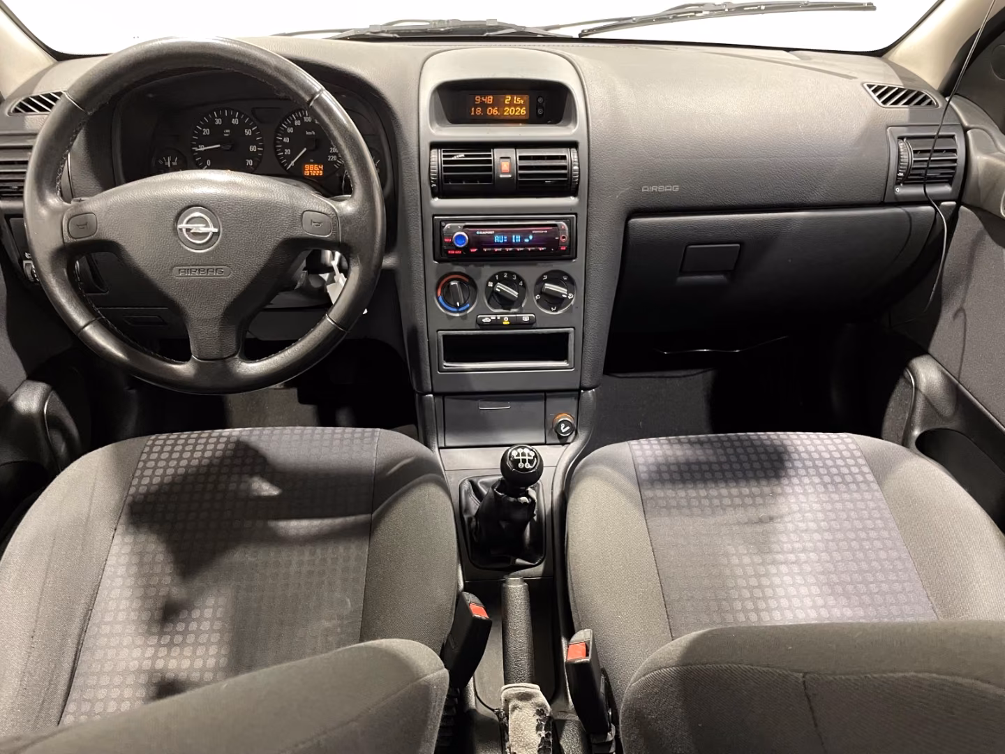 Opel Astra 2009 — photo 8