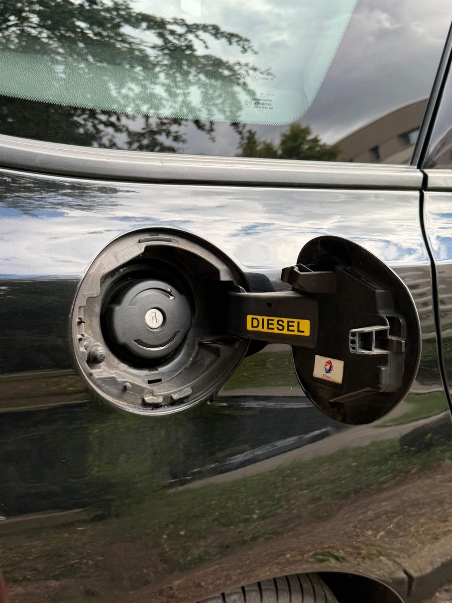 Peugeot 308 2014 — photo 11