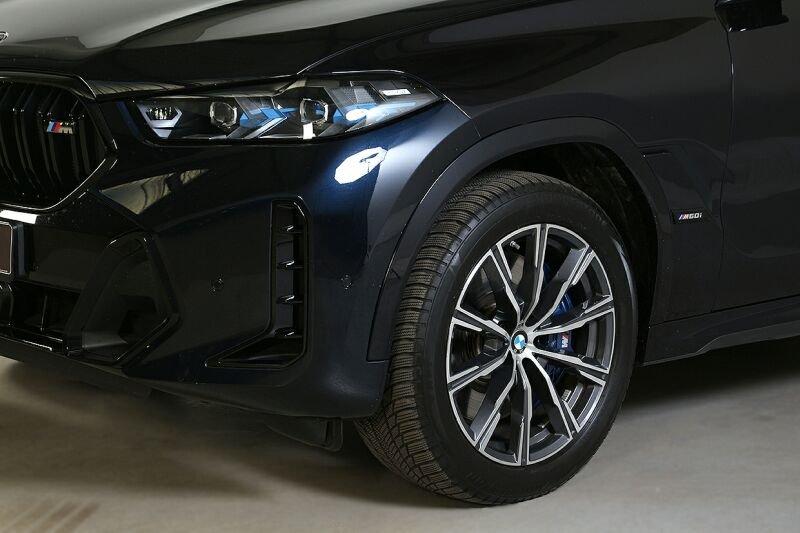 BMW X6 M60i xDr NP 147270.-! AHK Panorama Standh B&W