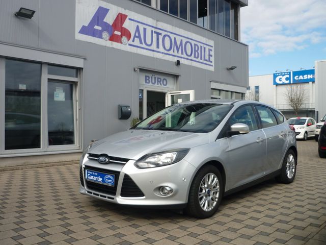 Ford Focus Lim. Titanium/Ahk.abn./Garantie .....