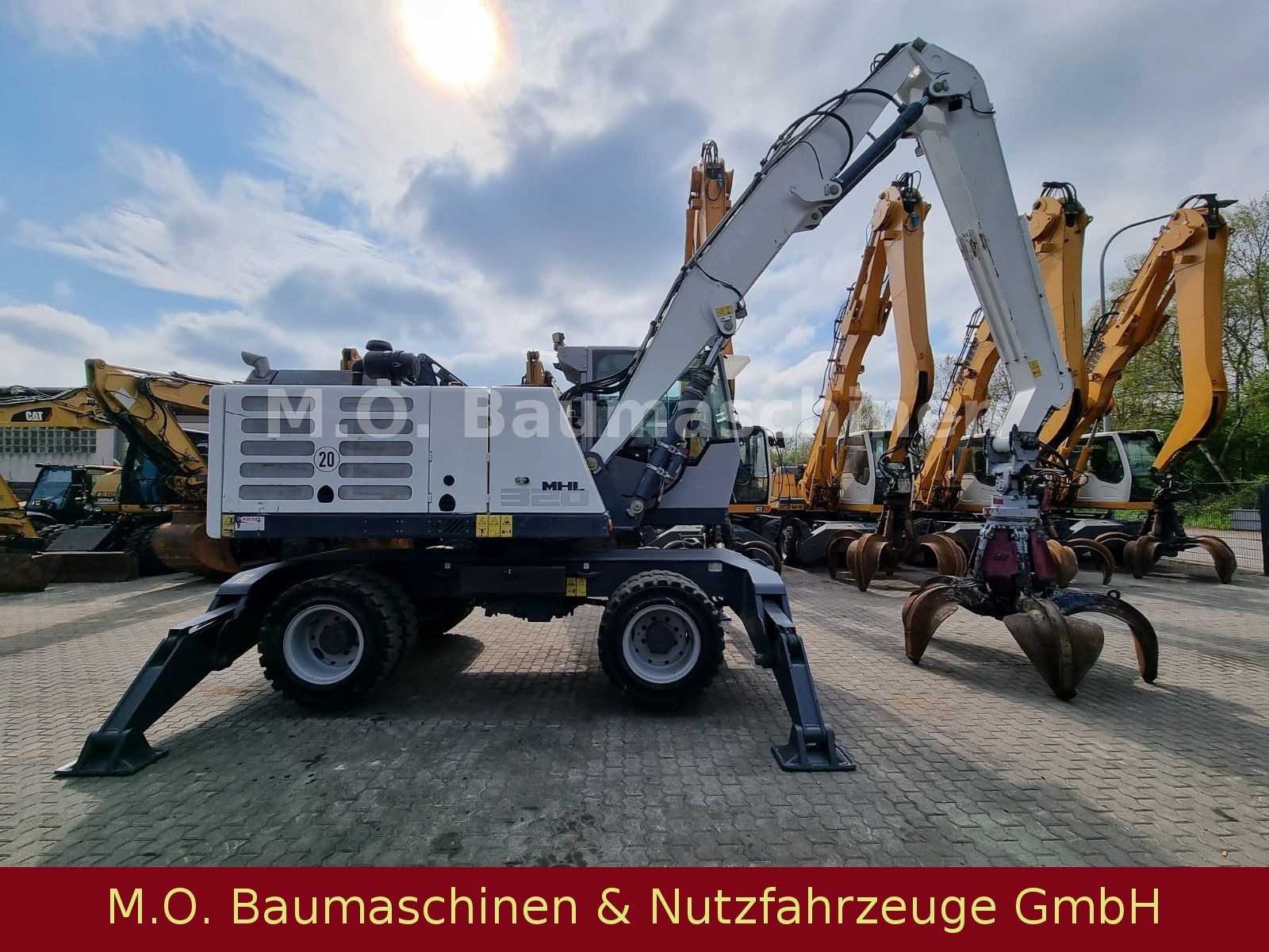 Fahrzeugabbildung Terex Fuchs MHL 320 / AC /  Polypgreifer